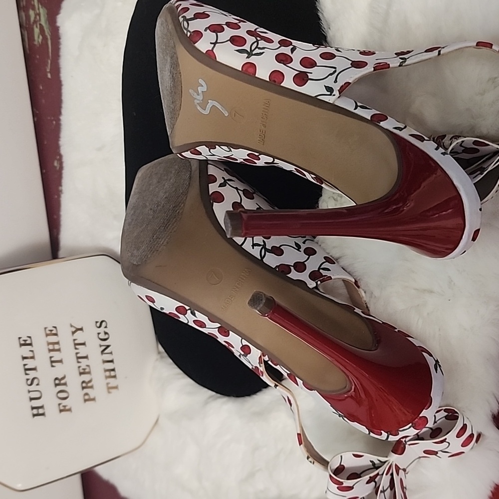 Amazing Betsy Johnson Cherry Heels - Picture 6 of 8
